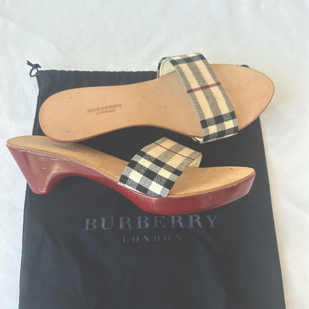 Burberry Classic/Vintage Red Tan Black Cream Wood Heel Sandals Womens Sz 37 (7)